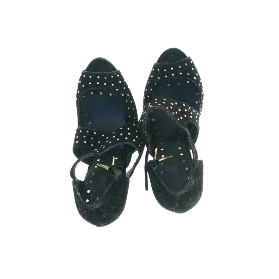 Stillet (str. 38)