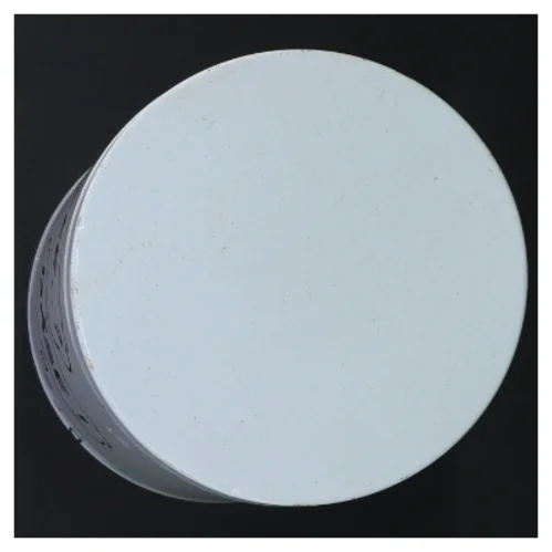 Hvid metal dåse med tekst (str. Ø 11 cm længde 15 cm) fra Irma