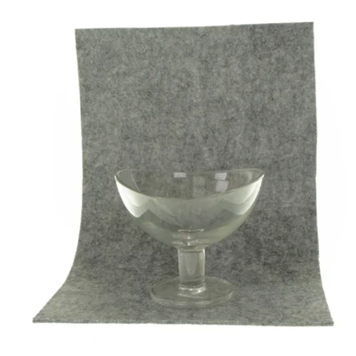 Skål på fod i glas