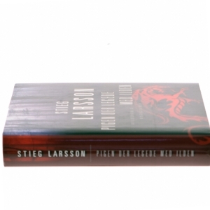 Pigen der legede med ilden af Stieg Larsson (Bog)