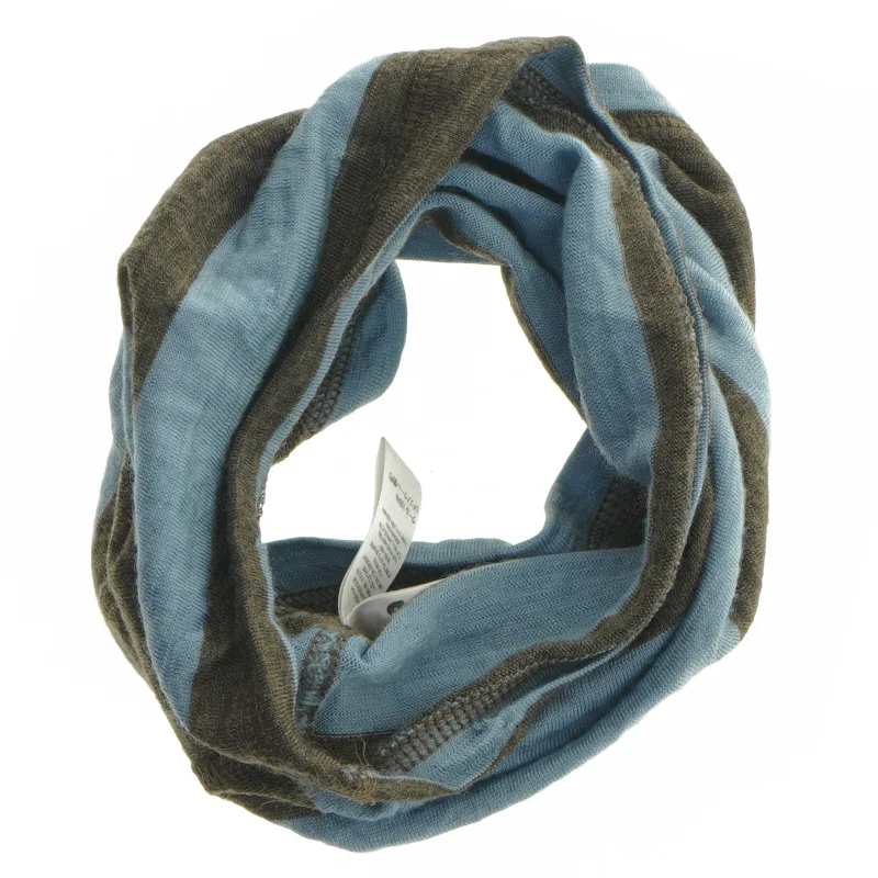 Strikket halsedisse med striber fra Joha (str. 37x20 cm)