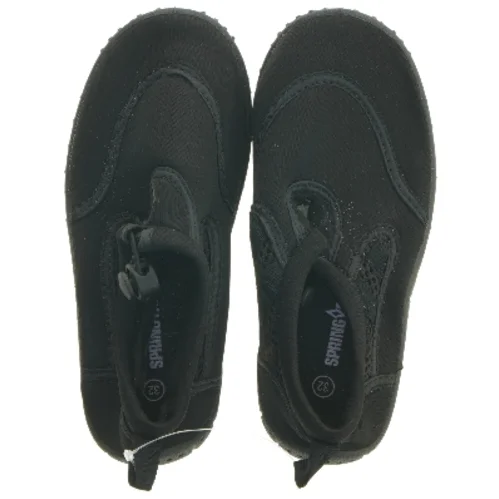 Vandsko i størrelse 32 fra Springyard (str. 32 )