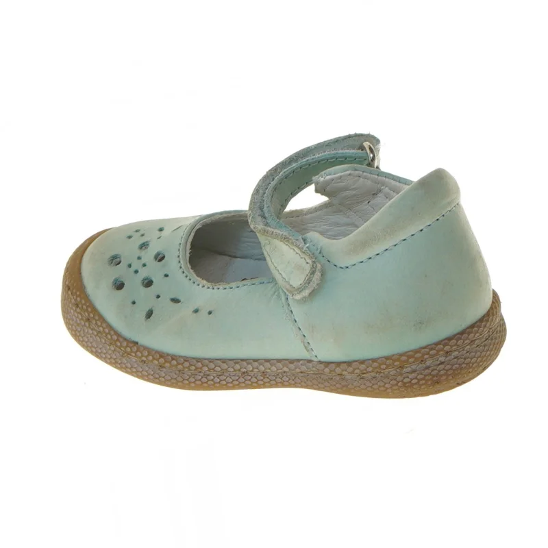 Lyseblå barnesko med rem fra Primigi (str. 20 )