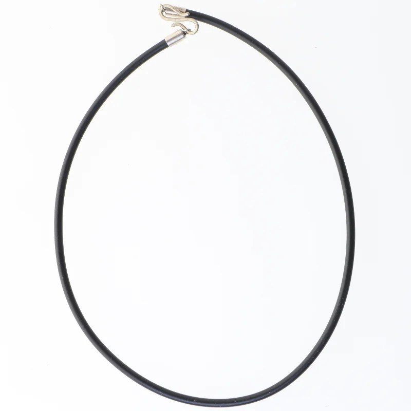 Simpelt sort halskæde (str. 40 cm)