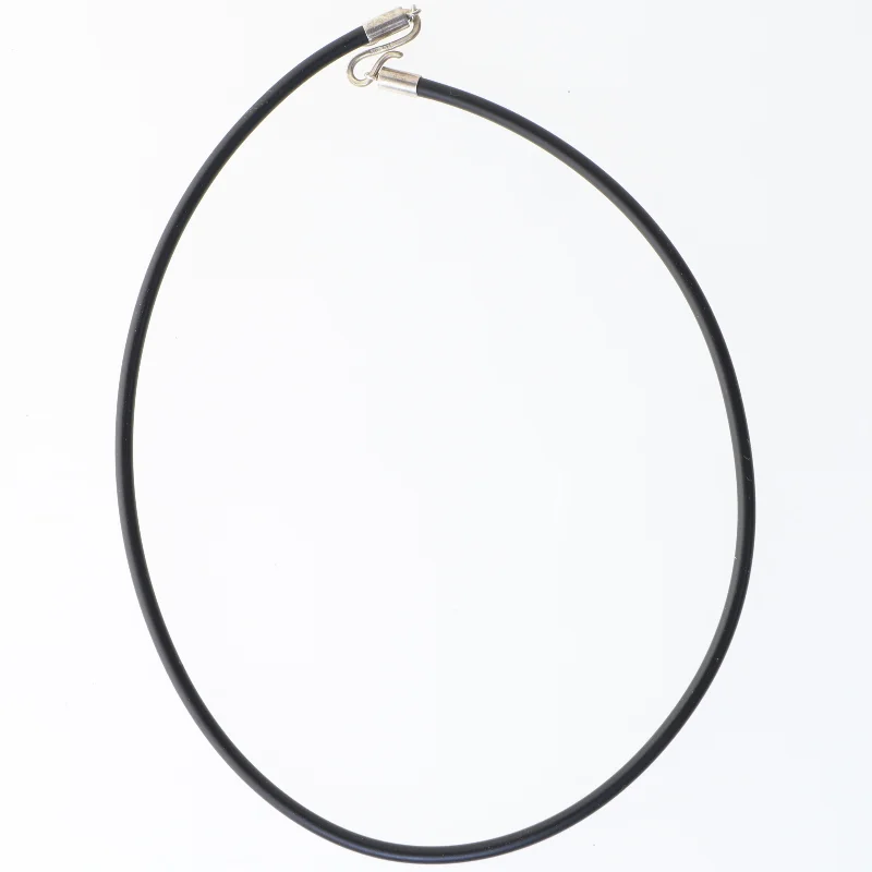 Simpelt sort halskæde (str. 40 cm)