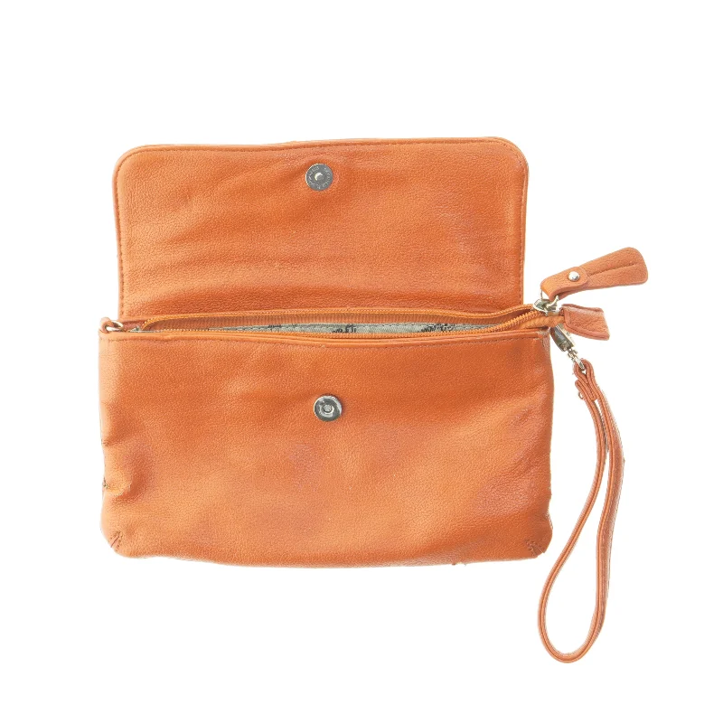 Orange clutch i læder fra Puccini (str. 15x23x1 cm)