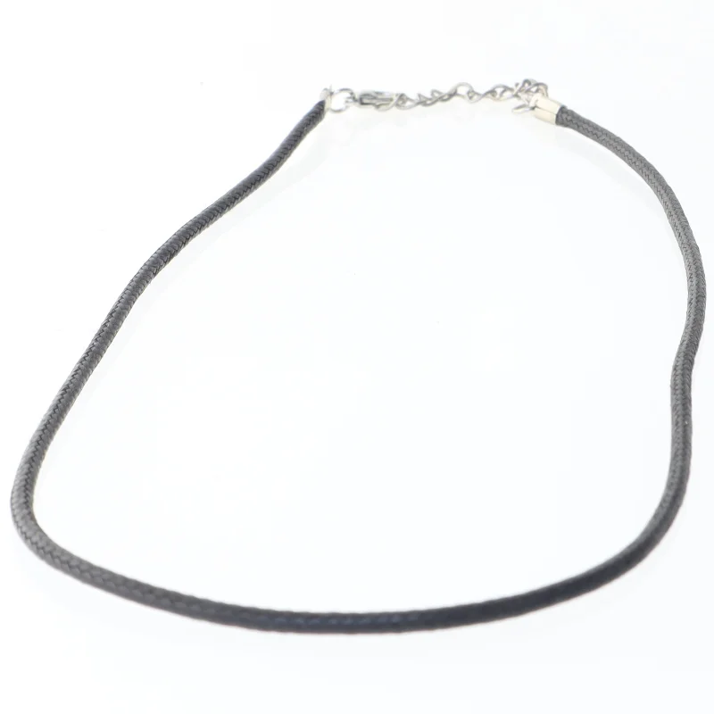 Sort halskæde med lædersnor (str. 50 cm)