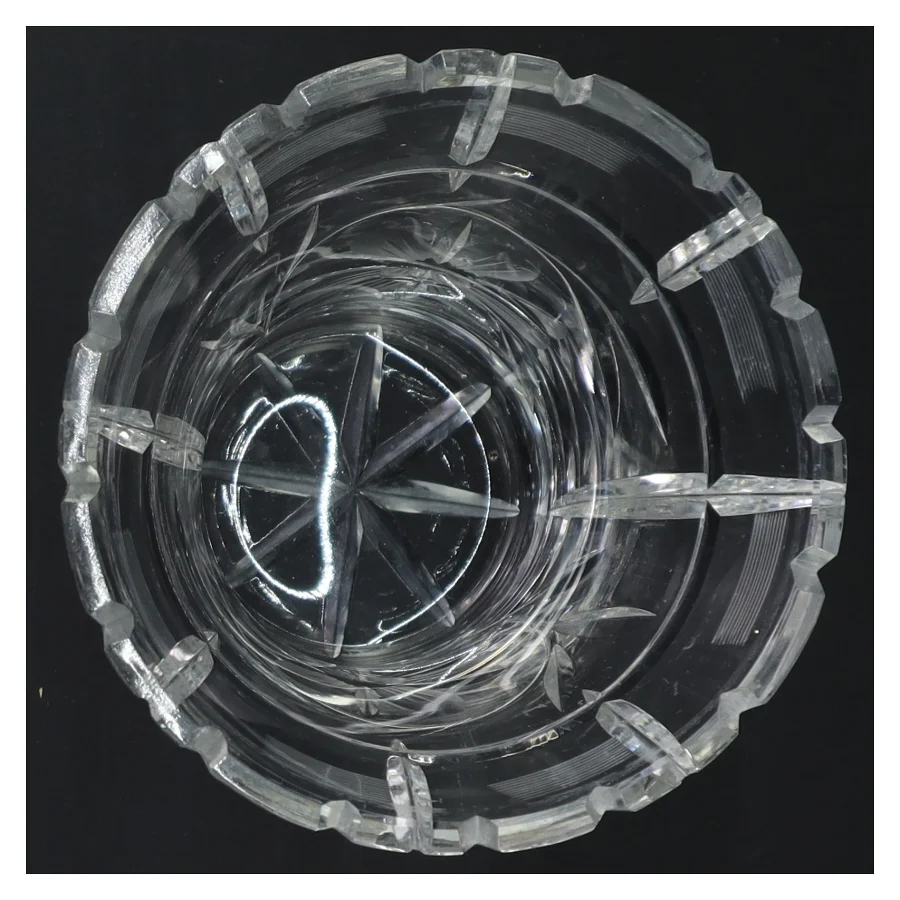 Krystalvase (str. Ø. 13 cm. længde. 15 cm)