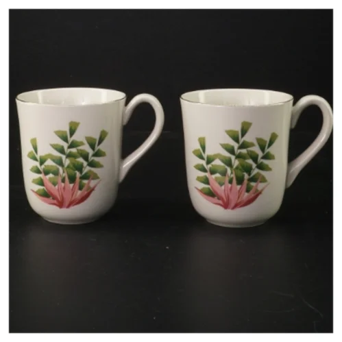 Keramiske krus med blomster fra Bloomingvillemotiv fra Bloomingville (str. Ø. 9 cm. længde. 10 cm)