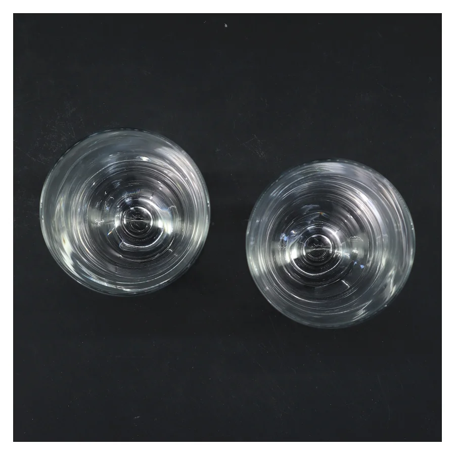 To ølglas fra Carlsberg (str. 2 stk Ø 7,5 cm længde 15,5 cm)